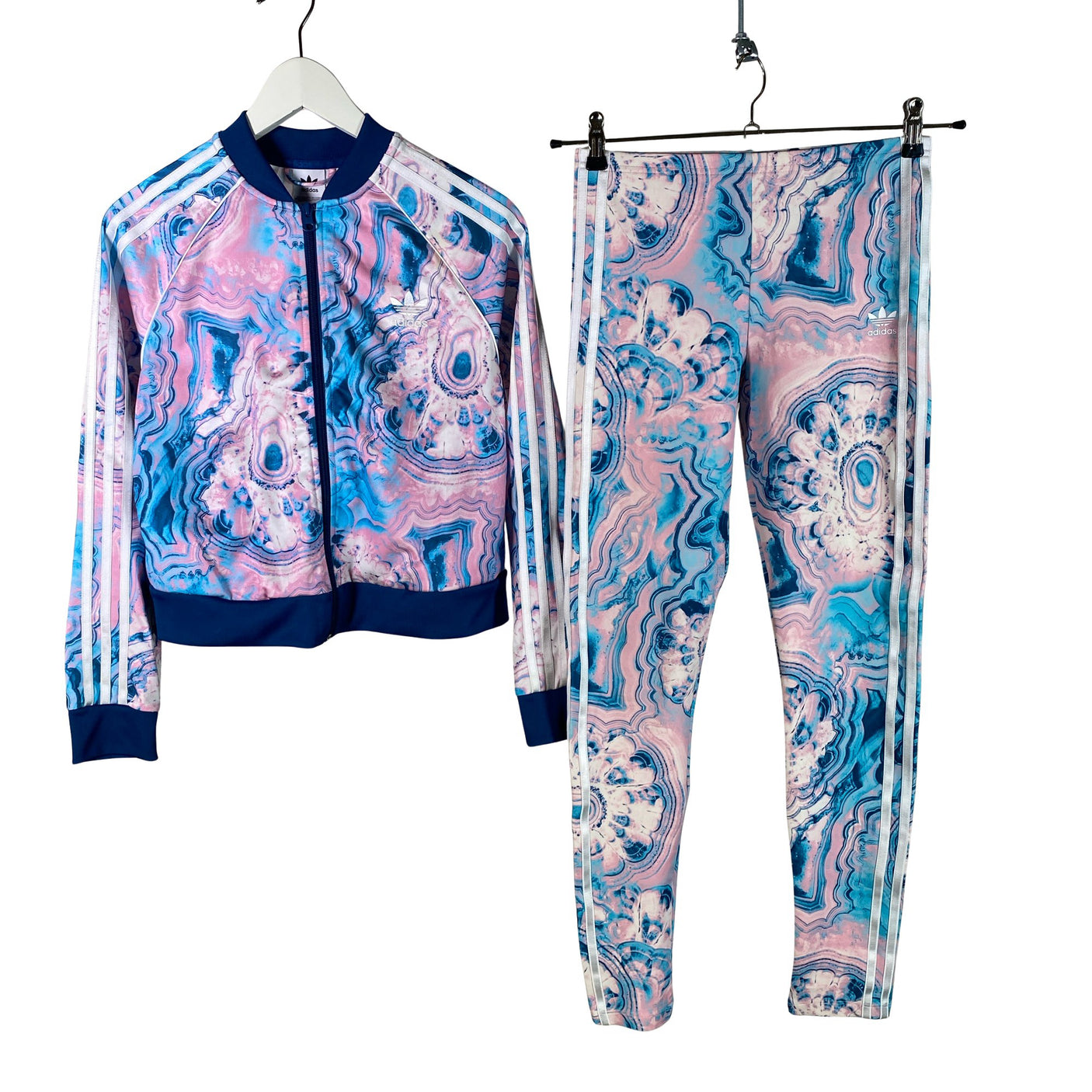 Unisex Adidas - Urheiluasu, koko 164 - 170 - (1)