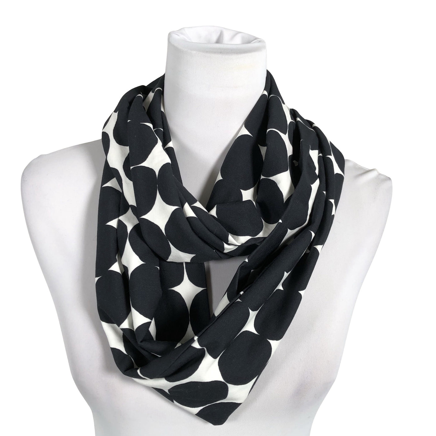 Unisex Pilpo - Circle scarf, size Midi - Black (1)