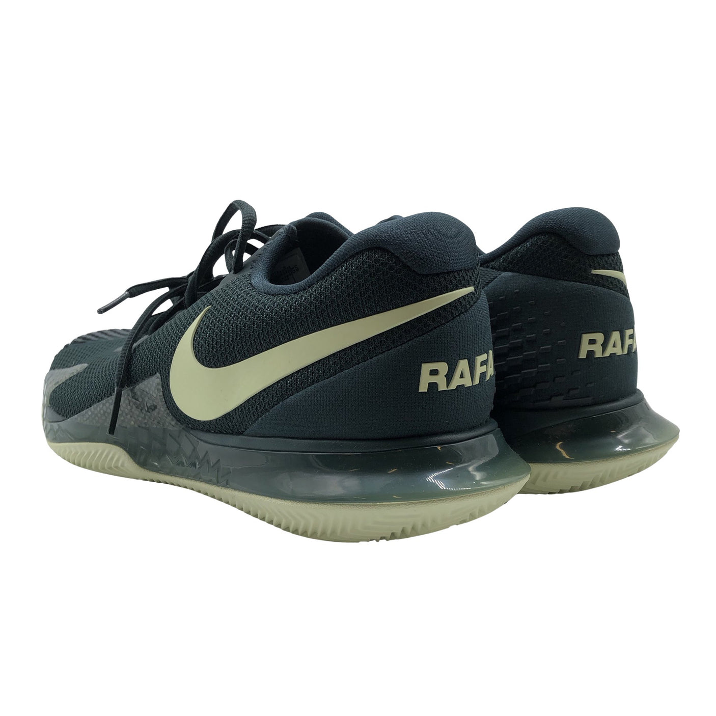 Unisex Nike - Indoor sports shoes, size XS - Green (3)