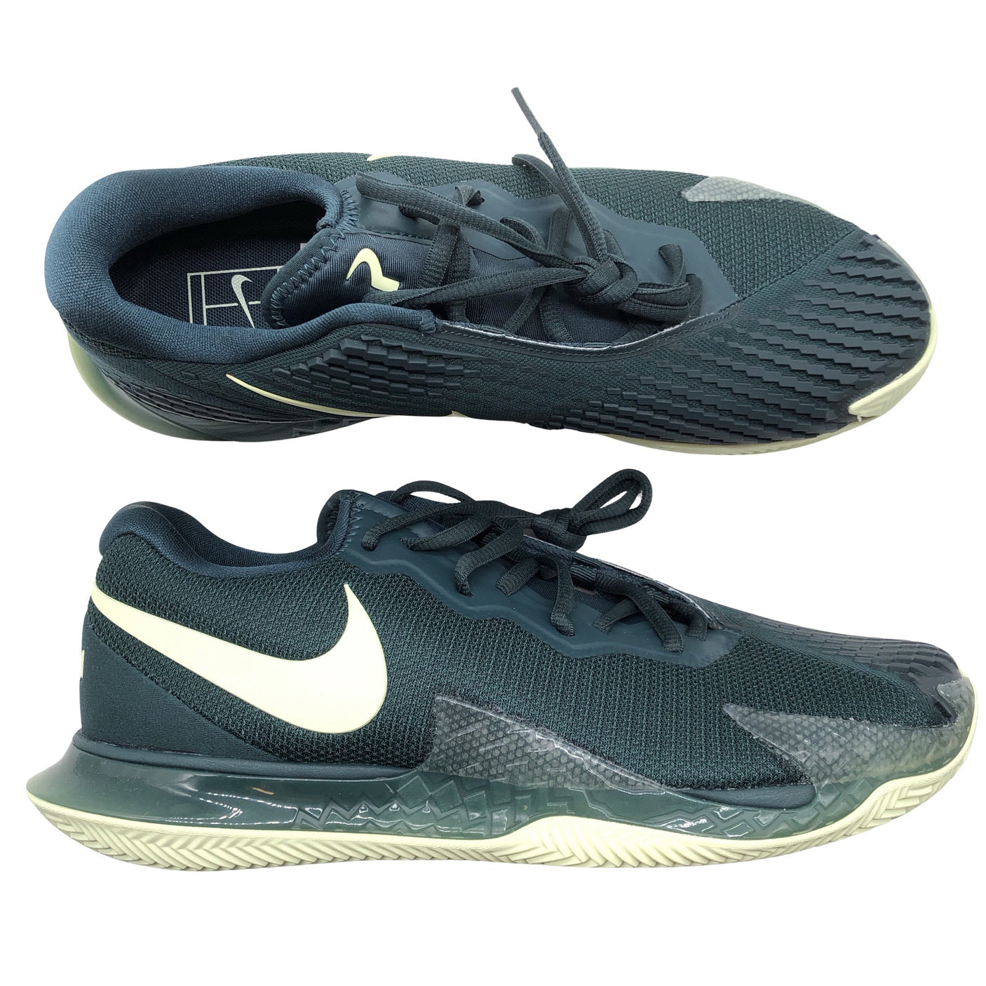 Unisex Nike - Indoor sports shoes, size XS - Green (1)