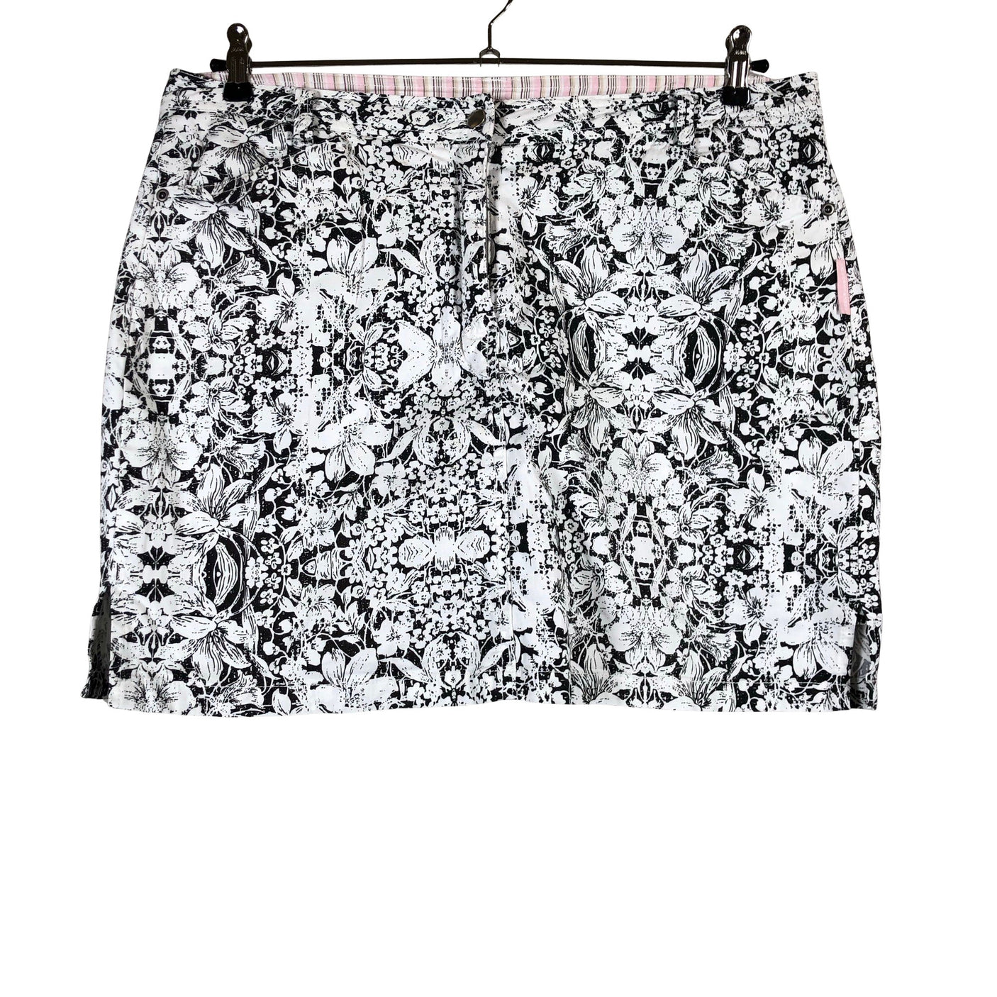 Unisex Catmandoo - Sports short skirt, size 42 - White (1)