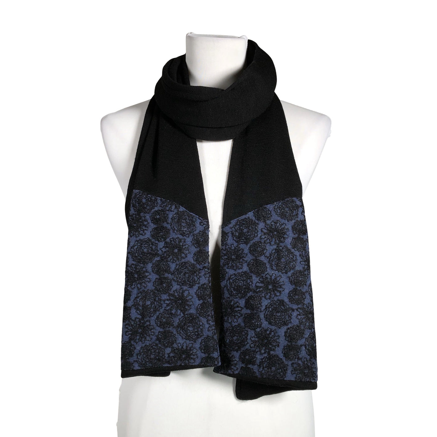 Unisex Annikki Karvinen - Scarf, size Midi - Black (1)