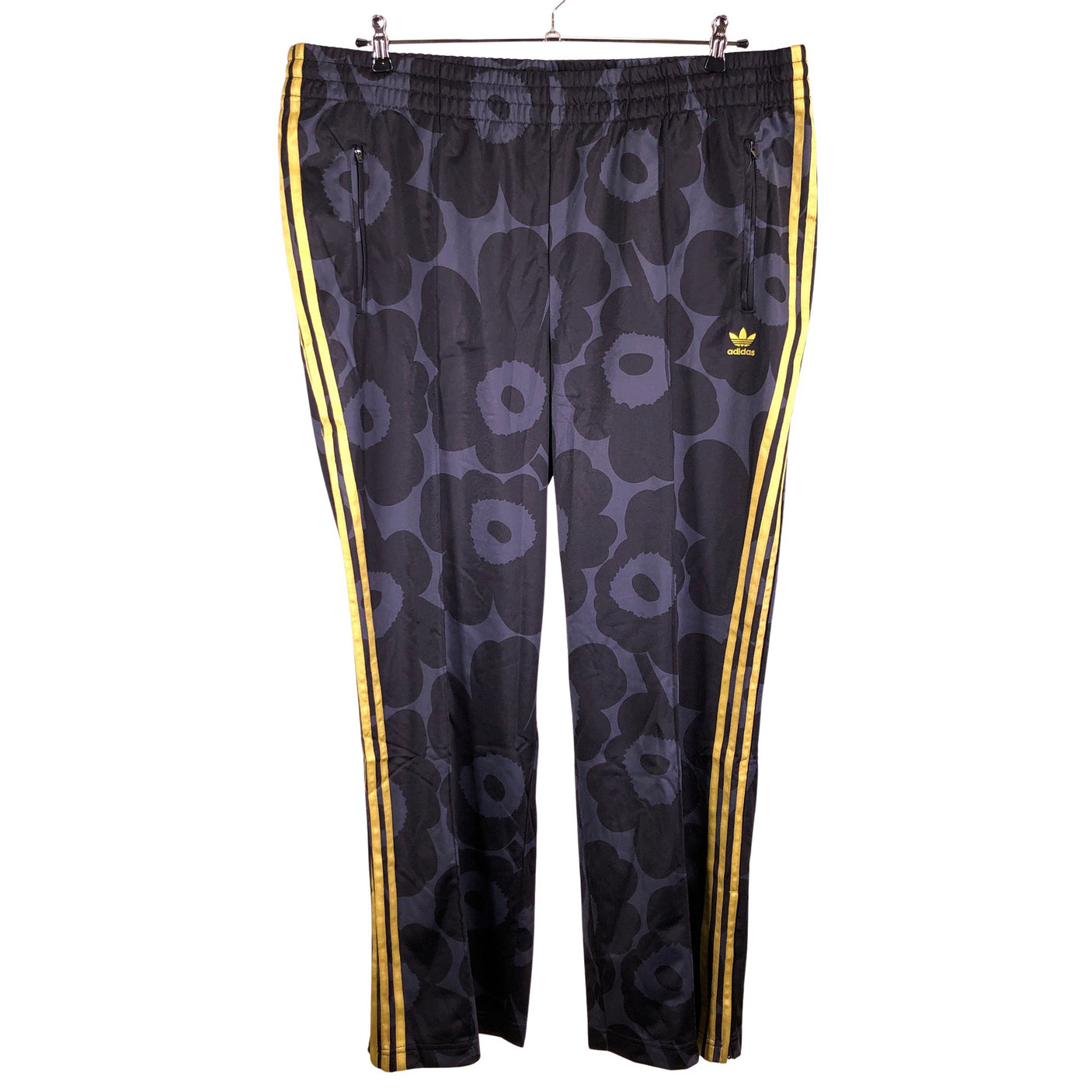 Unisex Adidas - Verryttelyhousut, koko 48 - (1)