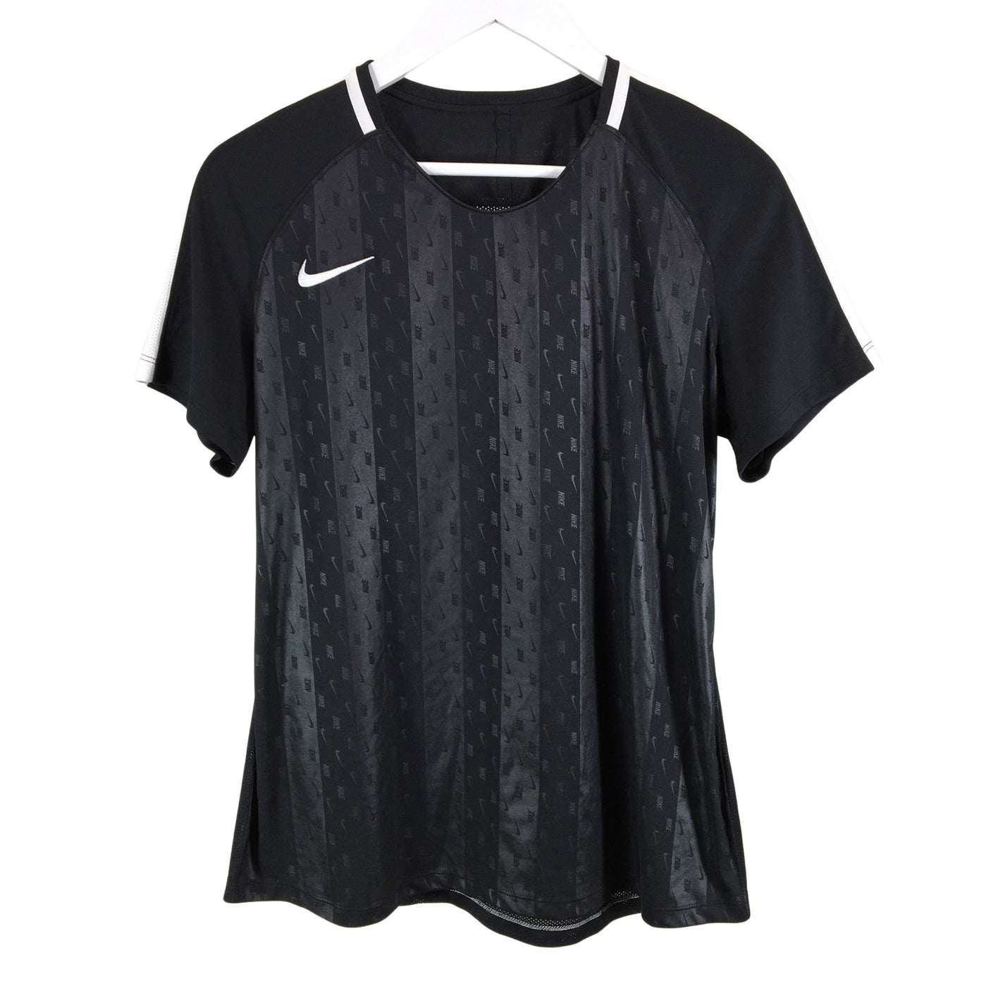 Unisex Nike - Urheilupaita, lyhyet hihat, koko 42 - (1)