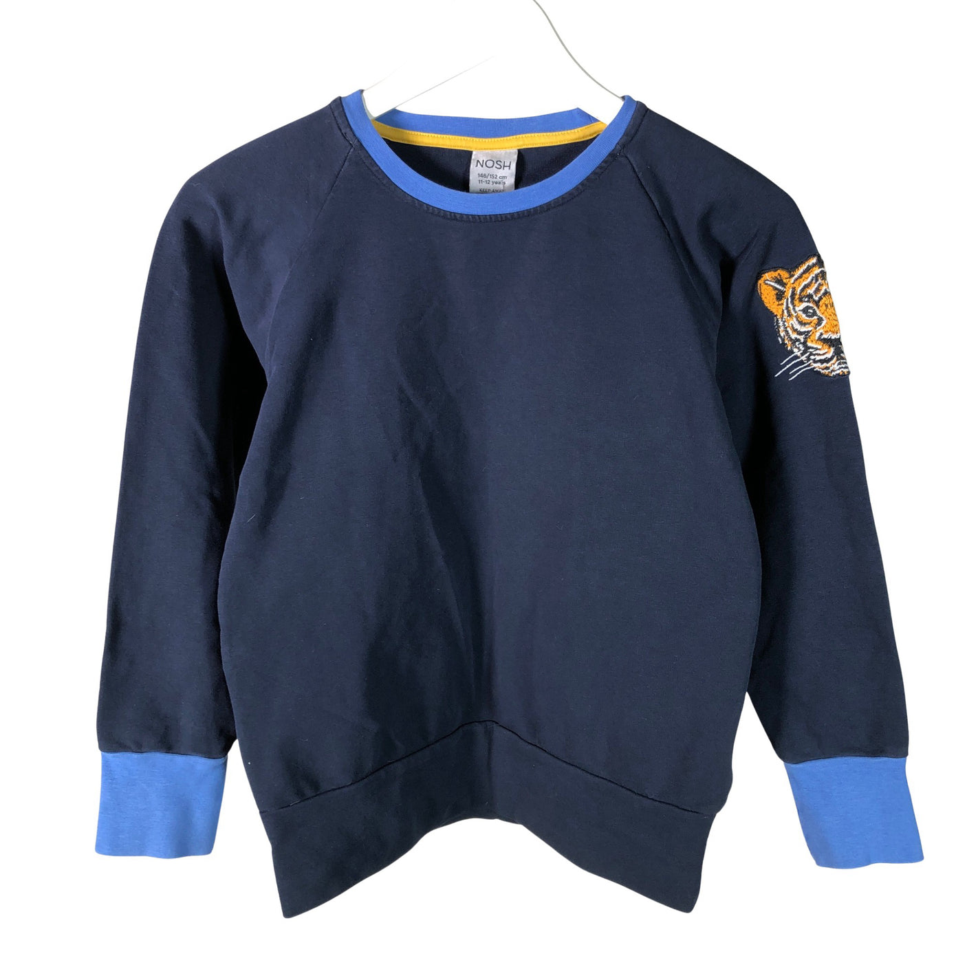 Collegepaita, koko 146 - 152