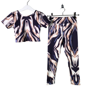 Urheiluasu, koko 122 - 128