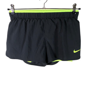 Unisex Nike - Urheilushortsit, koko 38 -  (1)