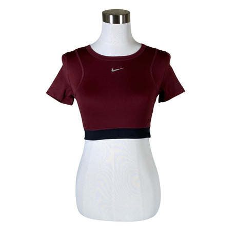 Unisex Nike - Urheilupaita, lyhyet hihat, koko 34 -  ()