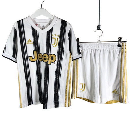 Unisex Adidas - Urheiluasu, koko 134 - 140 -  ()