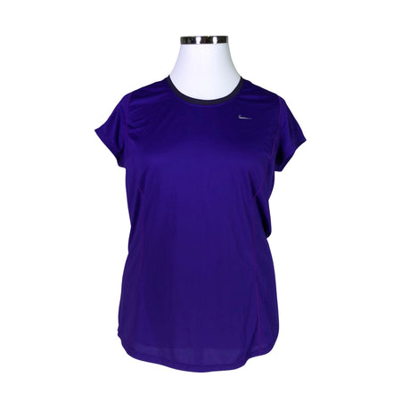 Unisex Nike - Urheilupaita, lyhyet hihat, koko 42 -  ()