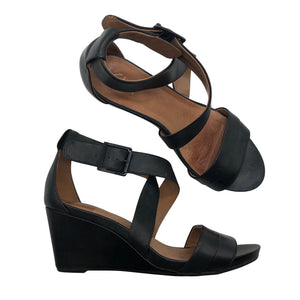 Unisex Clarks - Kiilakorkosandaalit, koko 39 -  (1)