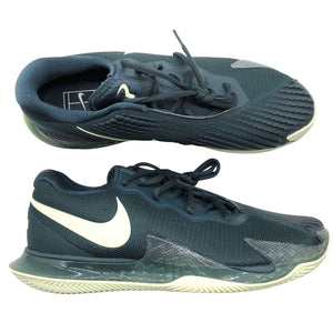 Unisex Nike - Indoor sports shoes, size XS - Green (1)