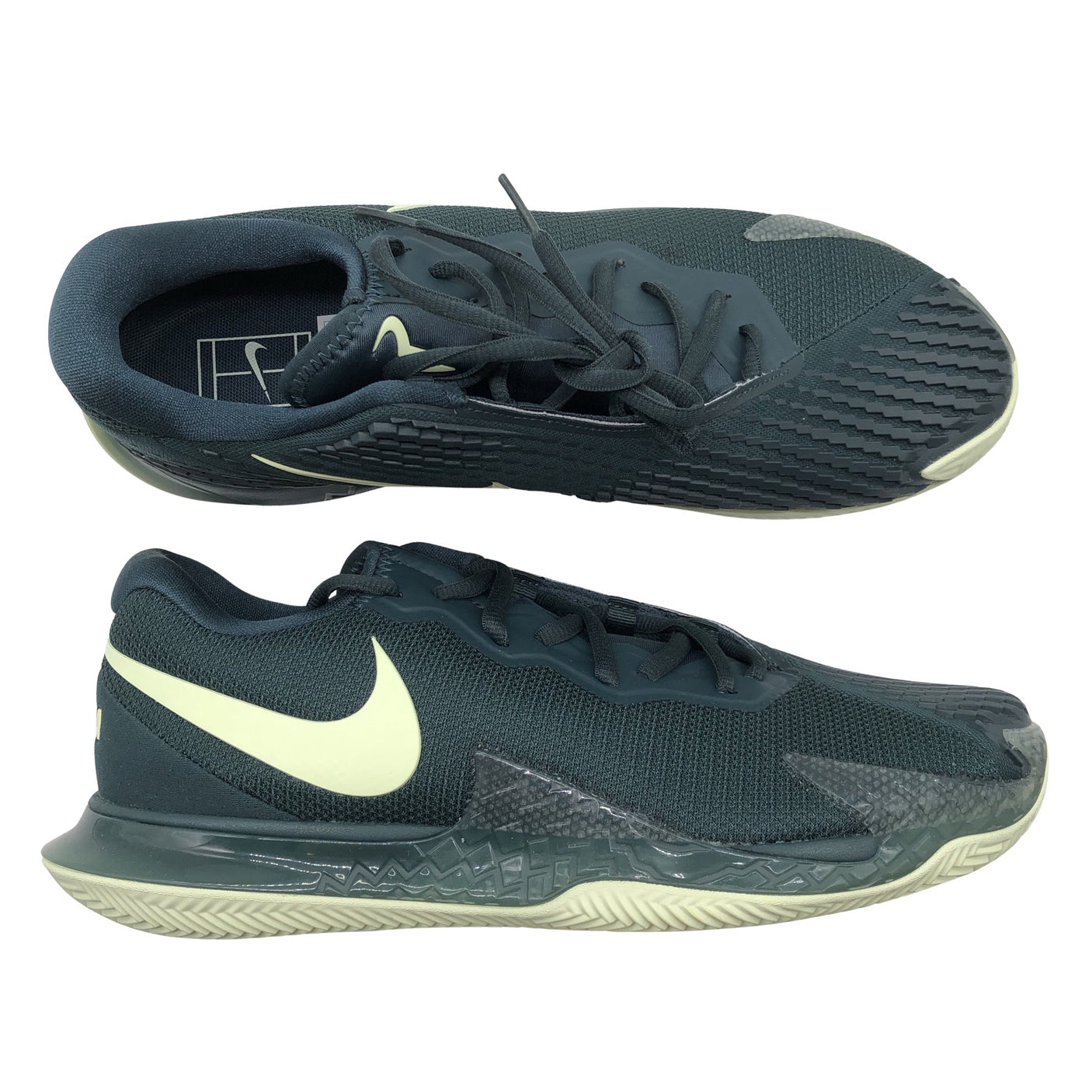 Unisex Nike - Indoor sports shoes, size XS - Green (1)