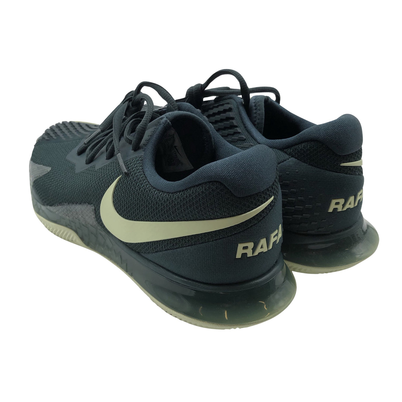 Unisex Nike - Indoor sports shoes, size XS - Green (3)