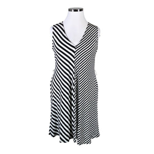 Unisex Calvin Klein - Trikoomekko, koko 42 -  (1)