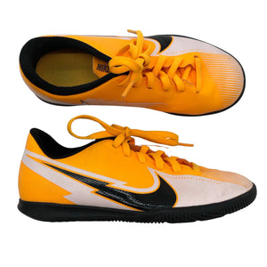 Unisex Nike - Indoor sports shoes, size 32 - Yellow (1)