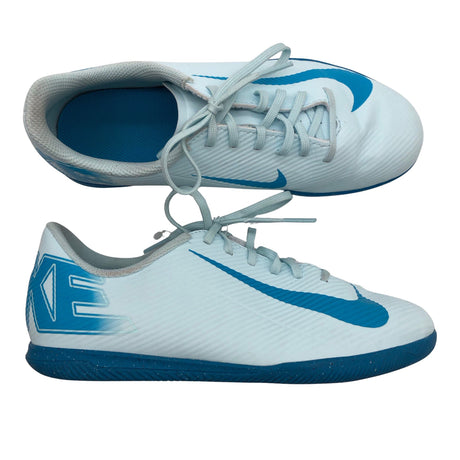 Unisex Nike - Indoor sports shoes, size 36 - Light blue ()