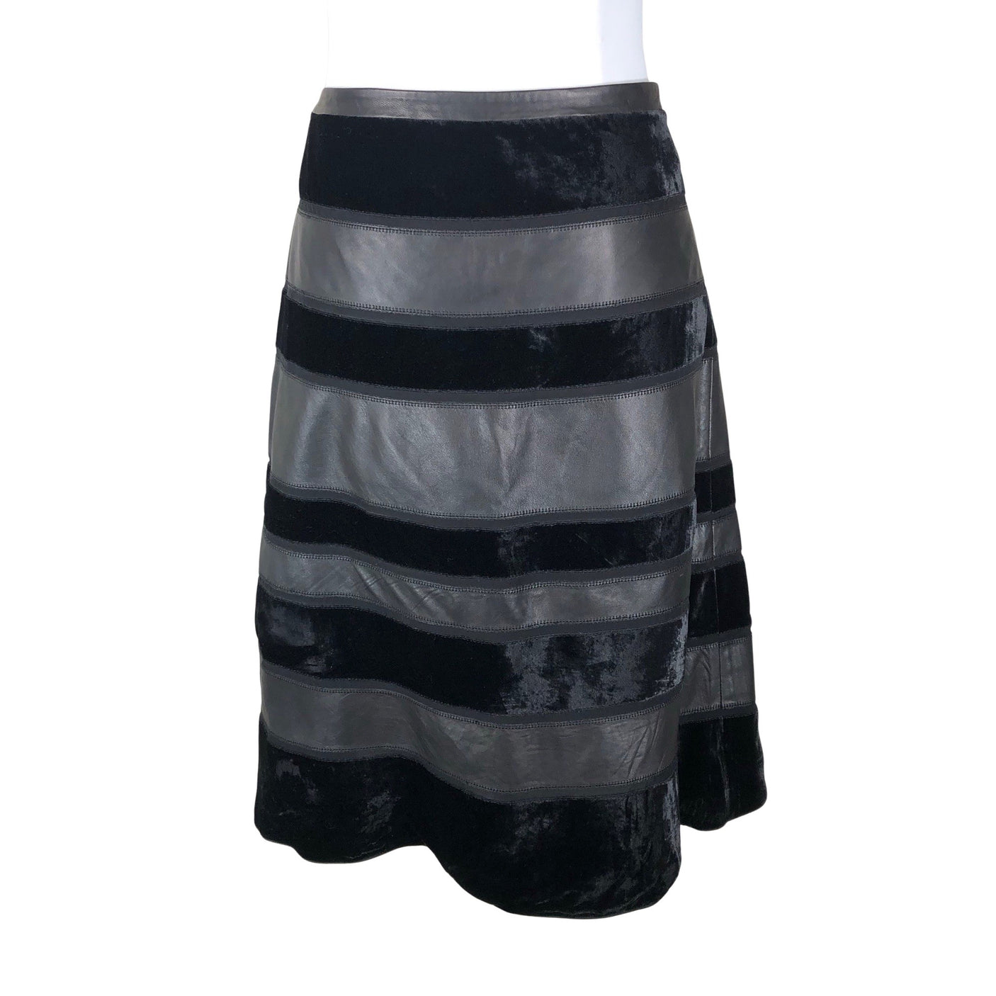 Unisex Salvatore Ferragamo - Leather skirt, size 38 - Black (2)