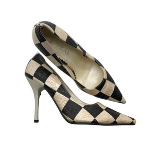 Unisex Ideal Shoes - High heels, size 37 - Black (1)