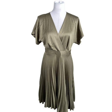 Unisex Closet London - Schiffon dress, size 38 - Green ()