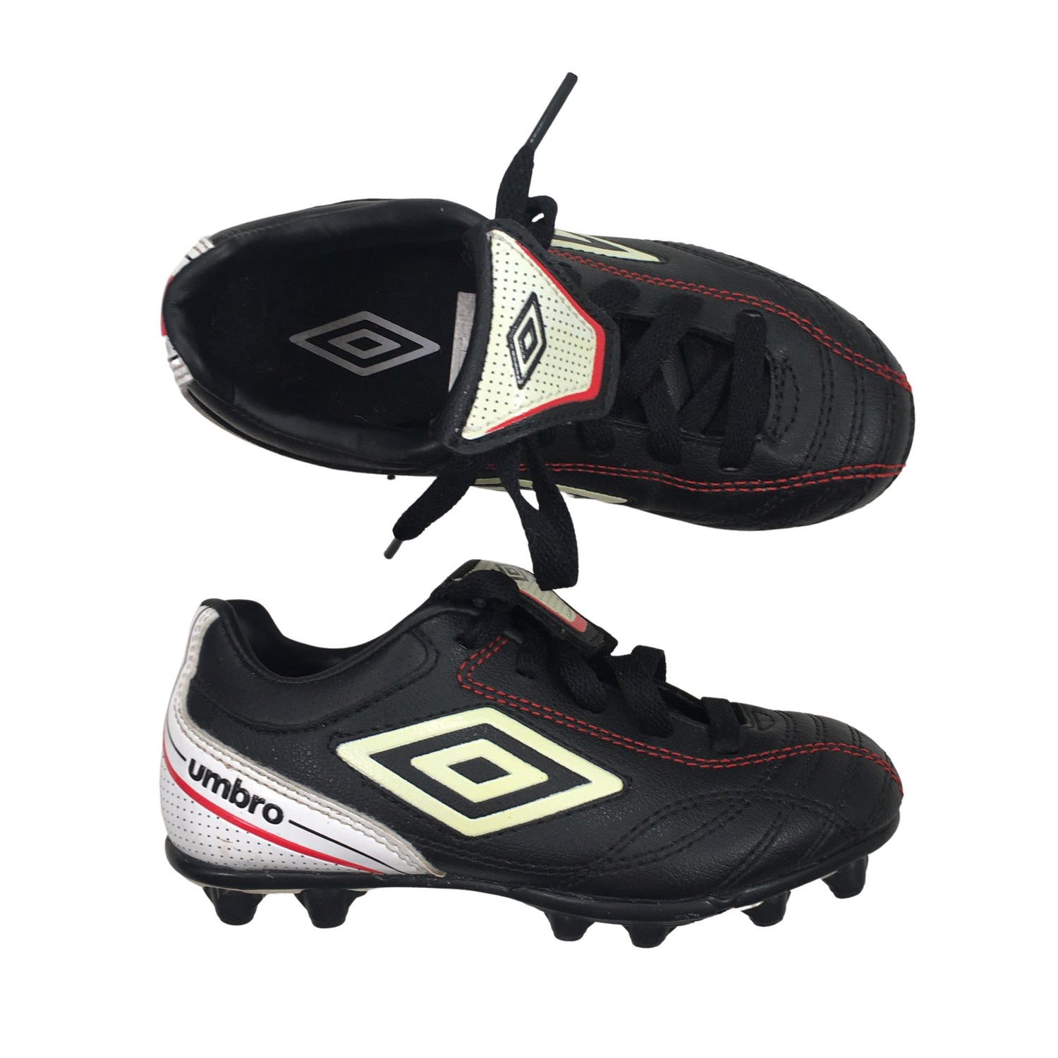  Nappulakengät  Nappulakengät, koko 28  Umbro 
