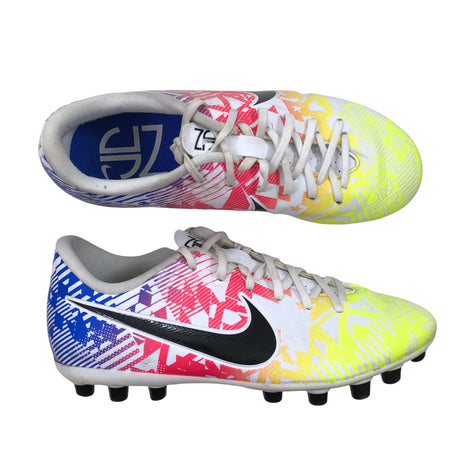 Unisex Nike - Nappulakengät, koko 35 -  ()