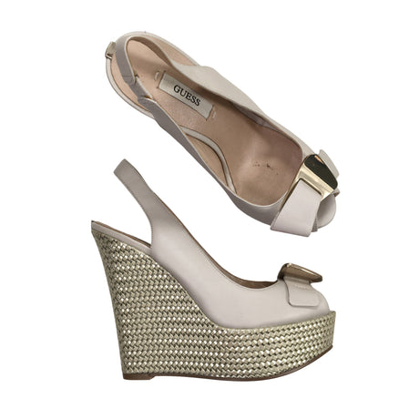 Unisex Guess - Kiilakorkosandaalit, koko 35 -  ()