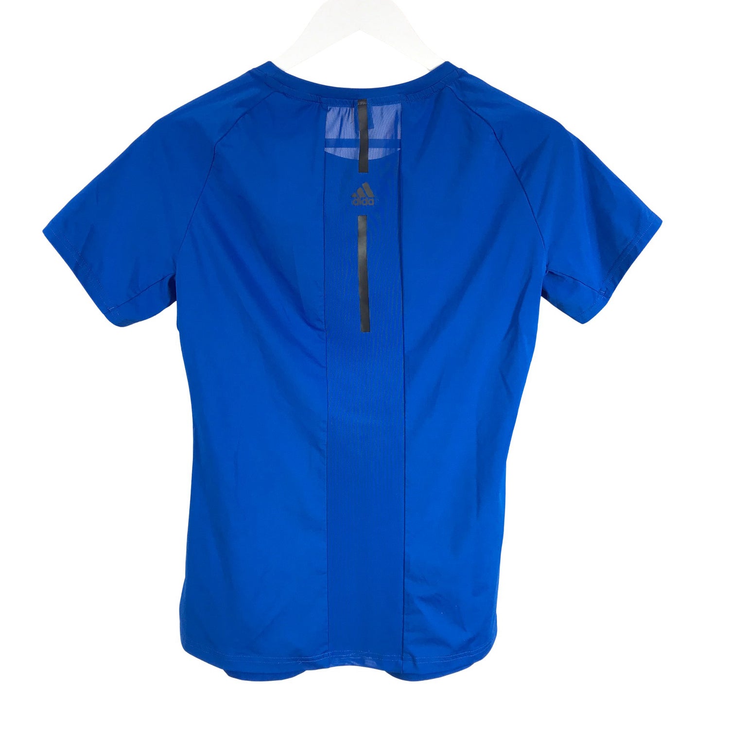  Urheilupaita  Urheilupaita, lyhyet hihat, koko 36  Adidas 