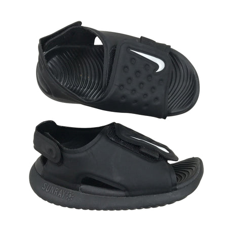 Unisex Nike - Sandaalit, koko 23 -  ()