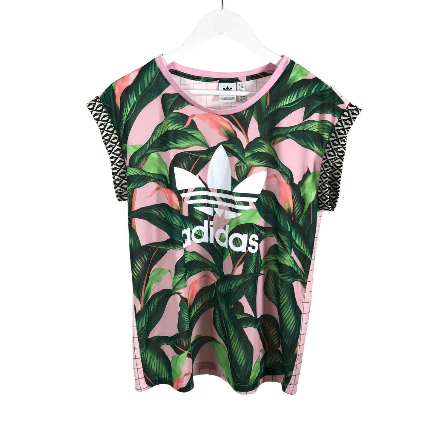  T-paita  T-paita, koko 42  Adidas 