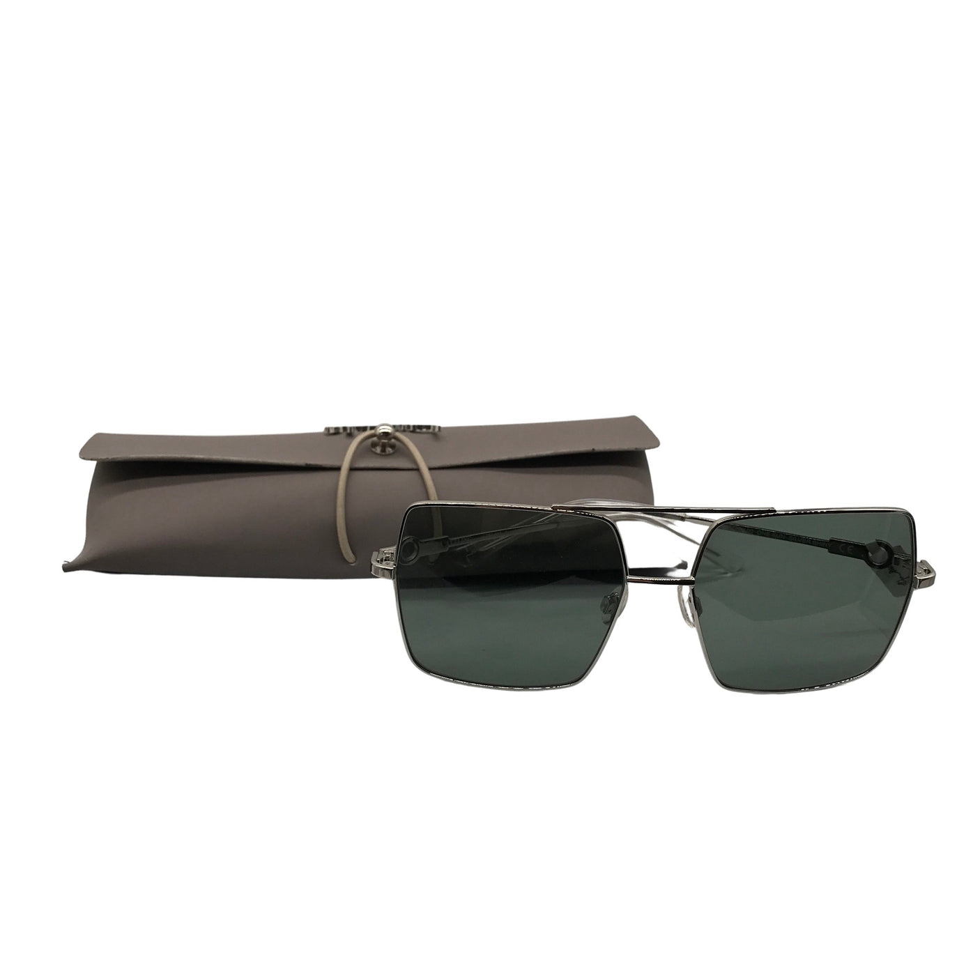 Aurinkolasit, koko Ei kokoa