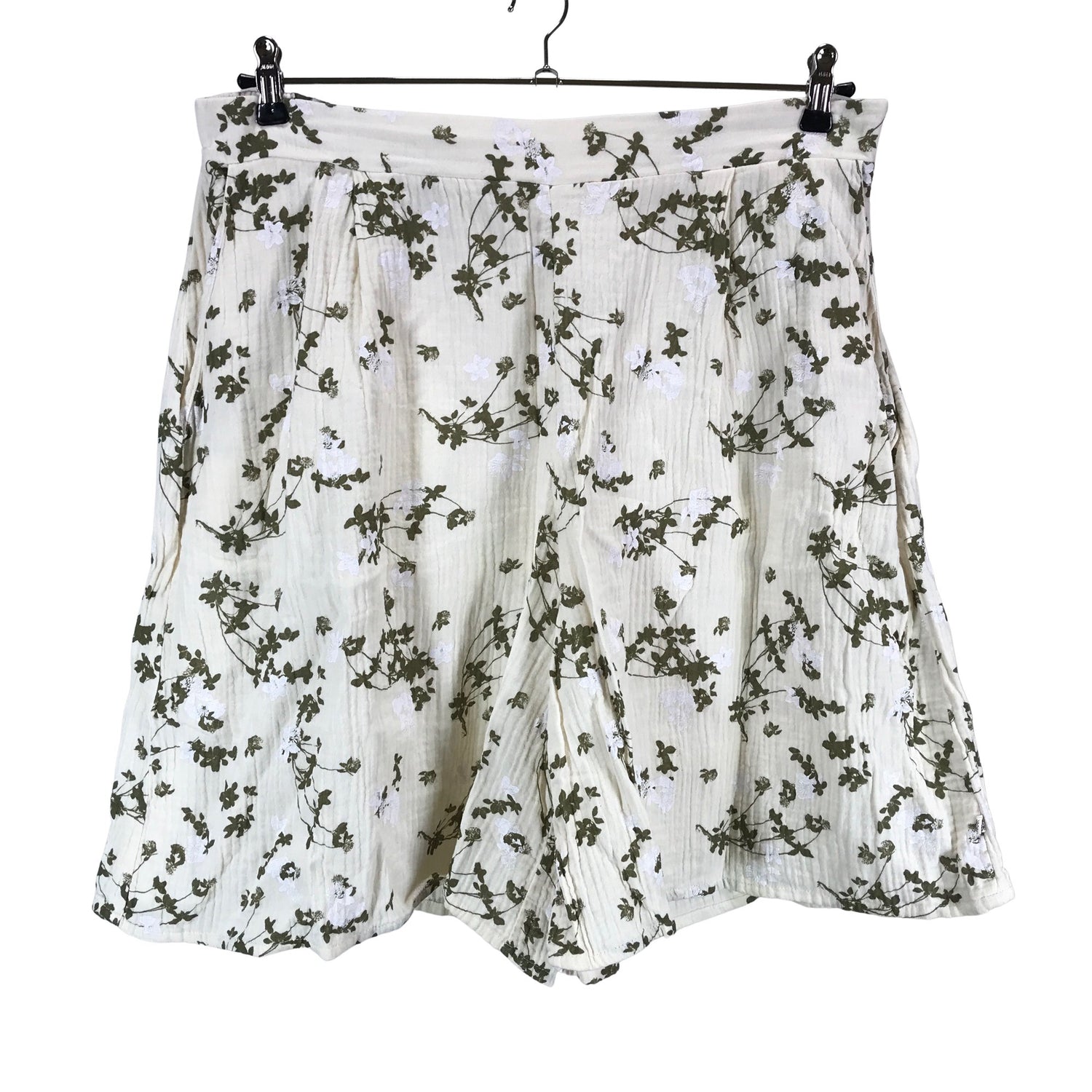 Shortsit  Shortsit, koko 42  Kaiko 