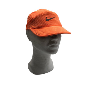 Unisex Nike - Urheilulippalakki, koko 56 - 58 cm -  (1)