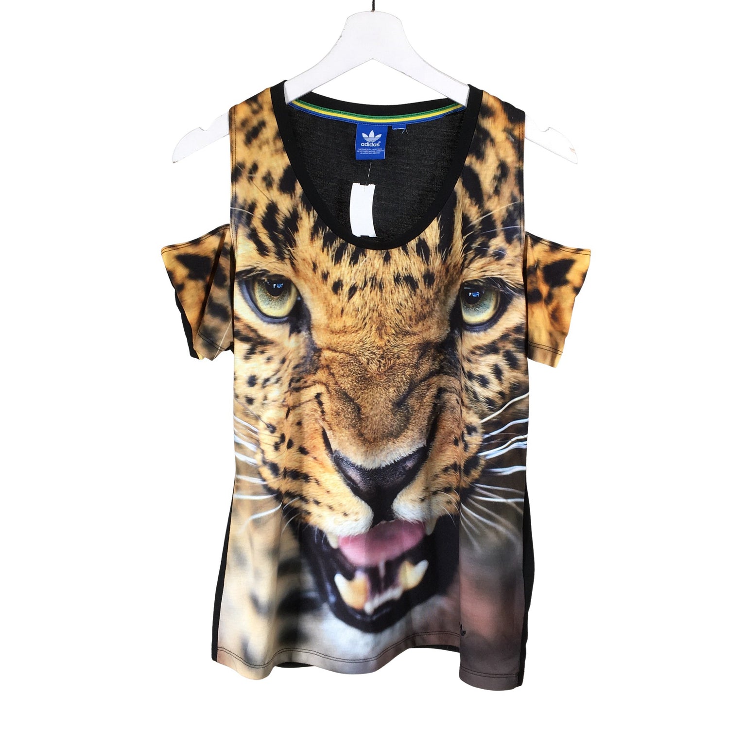  T-paita  T-paita, koko 40  Adidas 