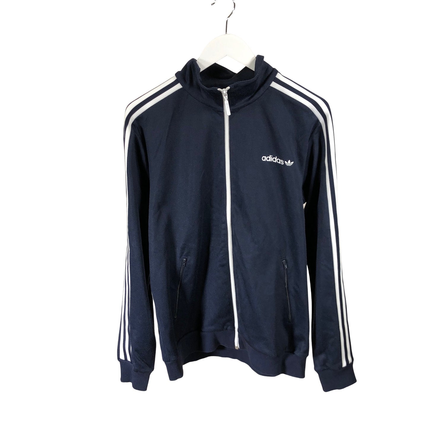  Urheilutakki  Verryttelytakki, koko M  Adidas 