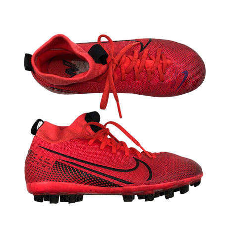 Unisex Nike - Nappulakengät, koko 32 -  ()