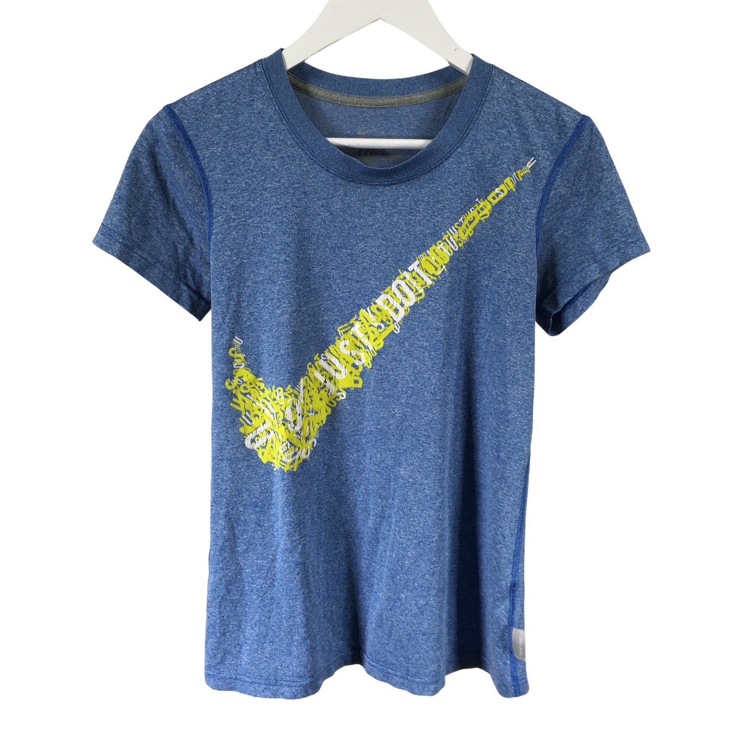  Urheilupaita  Urheilupaita, lyhyet hihat, koko 36  Nike 