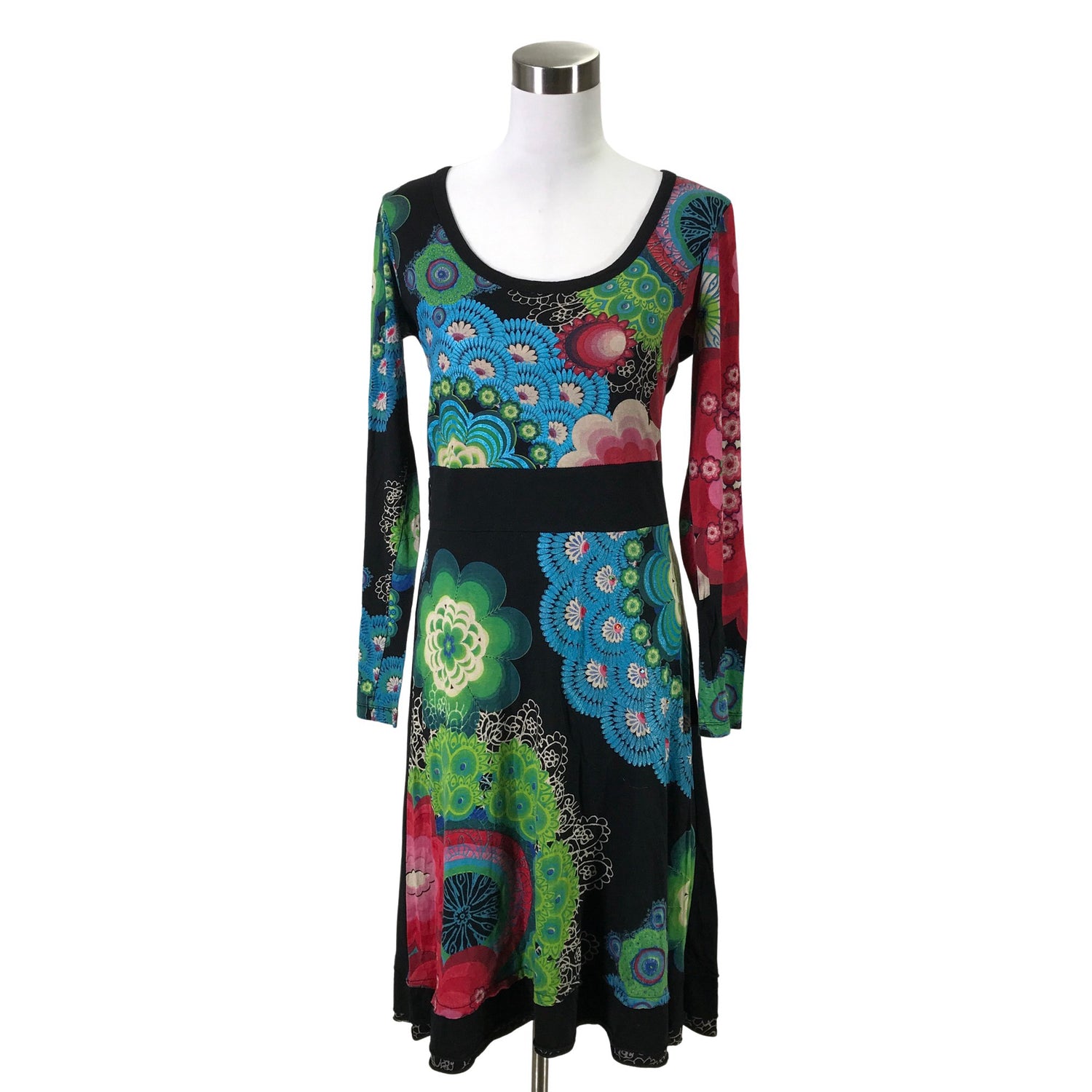  Mekko  Trikoomekko, koko 40  Desigual 