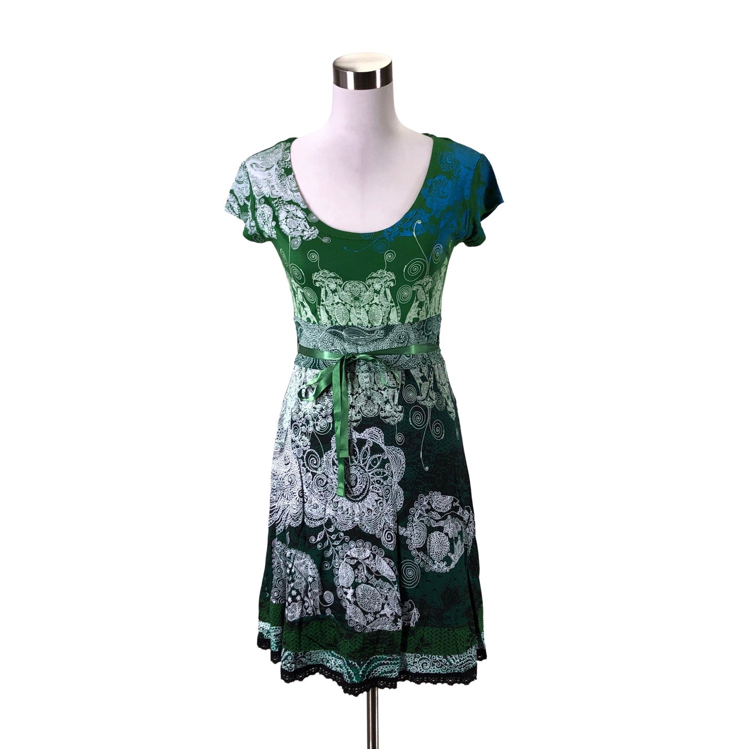  Mekko  Trikoomekko, koko 38  Desigual 