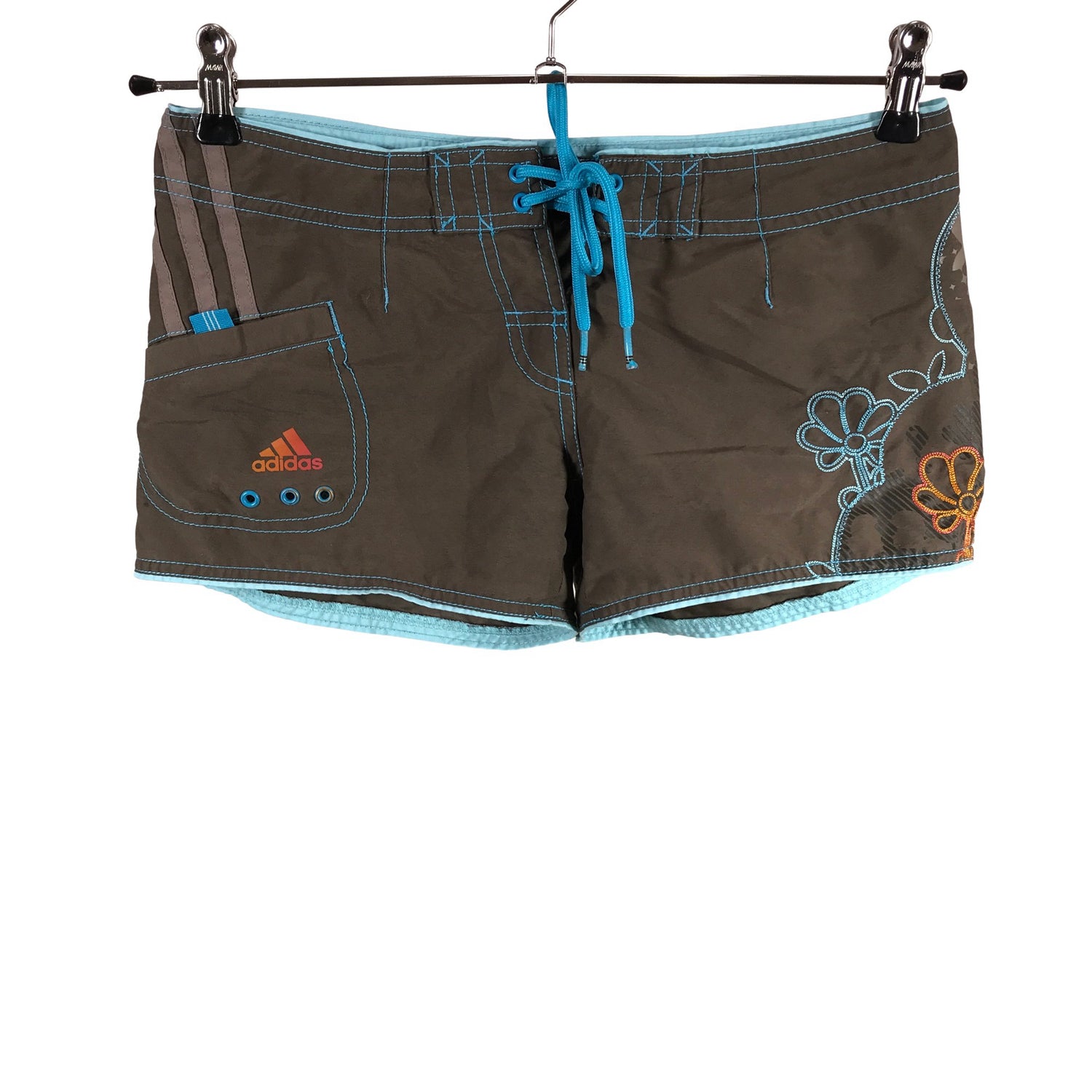  Shortsit  Shortsit, koko 34  Adidas 