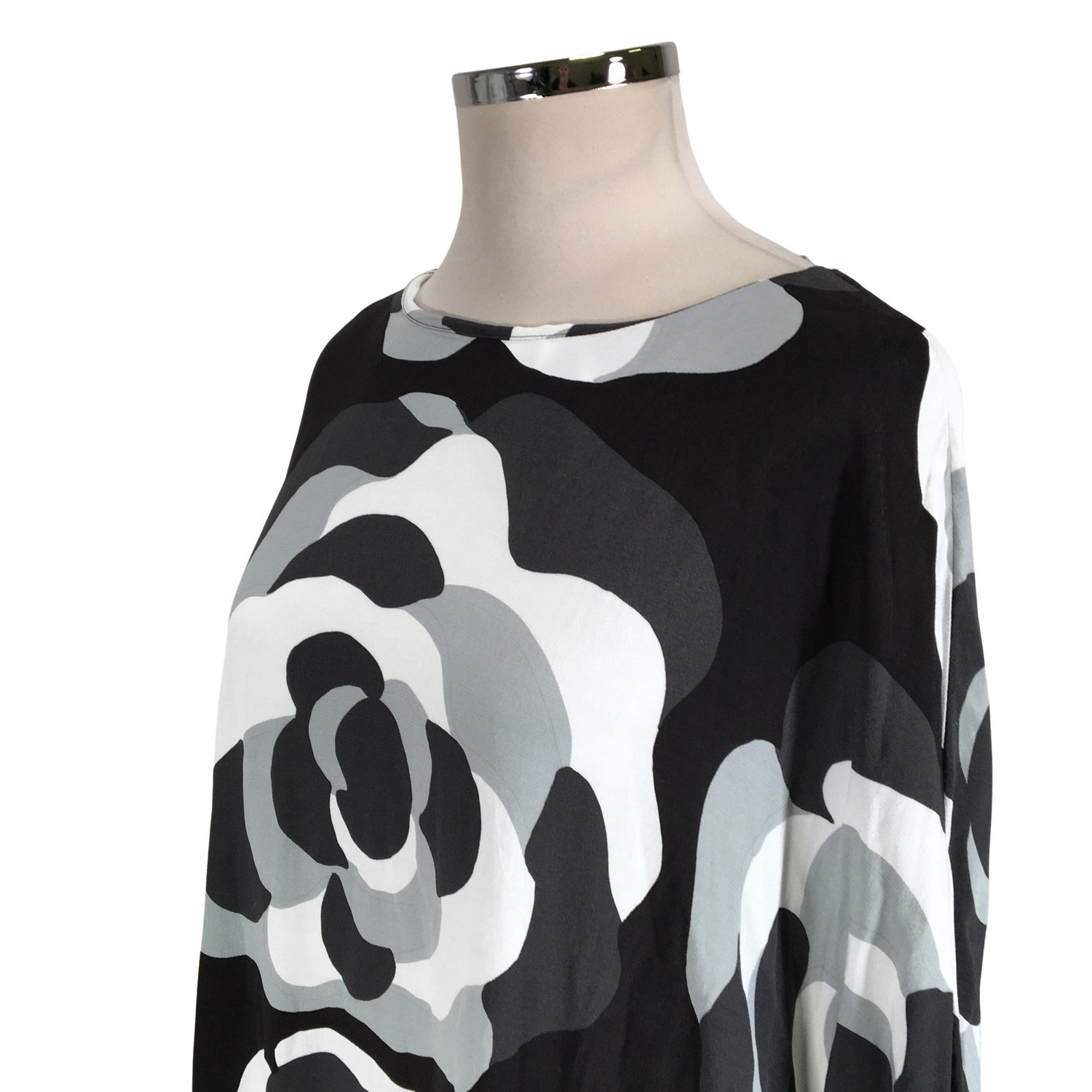  Mekko  Sifonkimekko, koko 44  Marimekko 