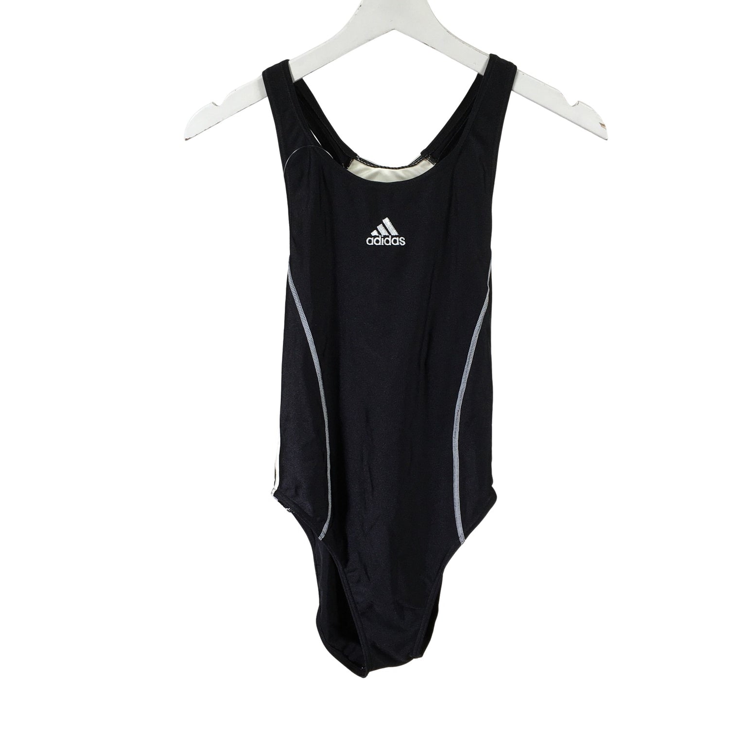  Uima-asu  Uimapuku, koko 40  Adidas 