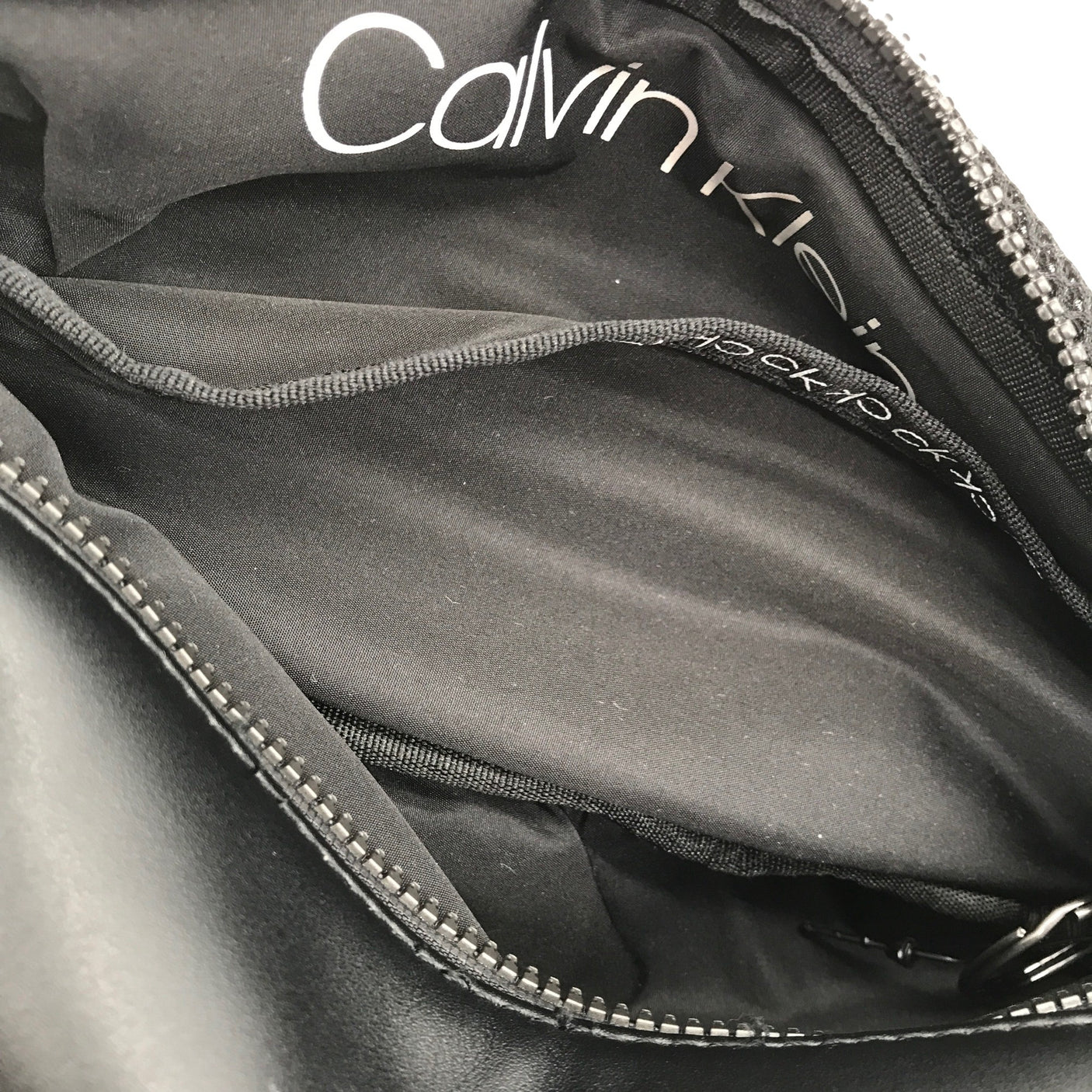 Unisex Calvin Klein - Vyölaukku, koko Mini -  (2)