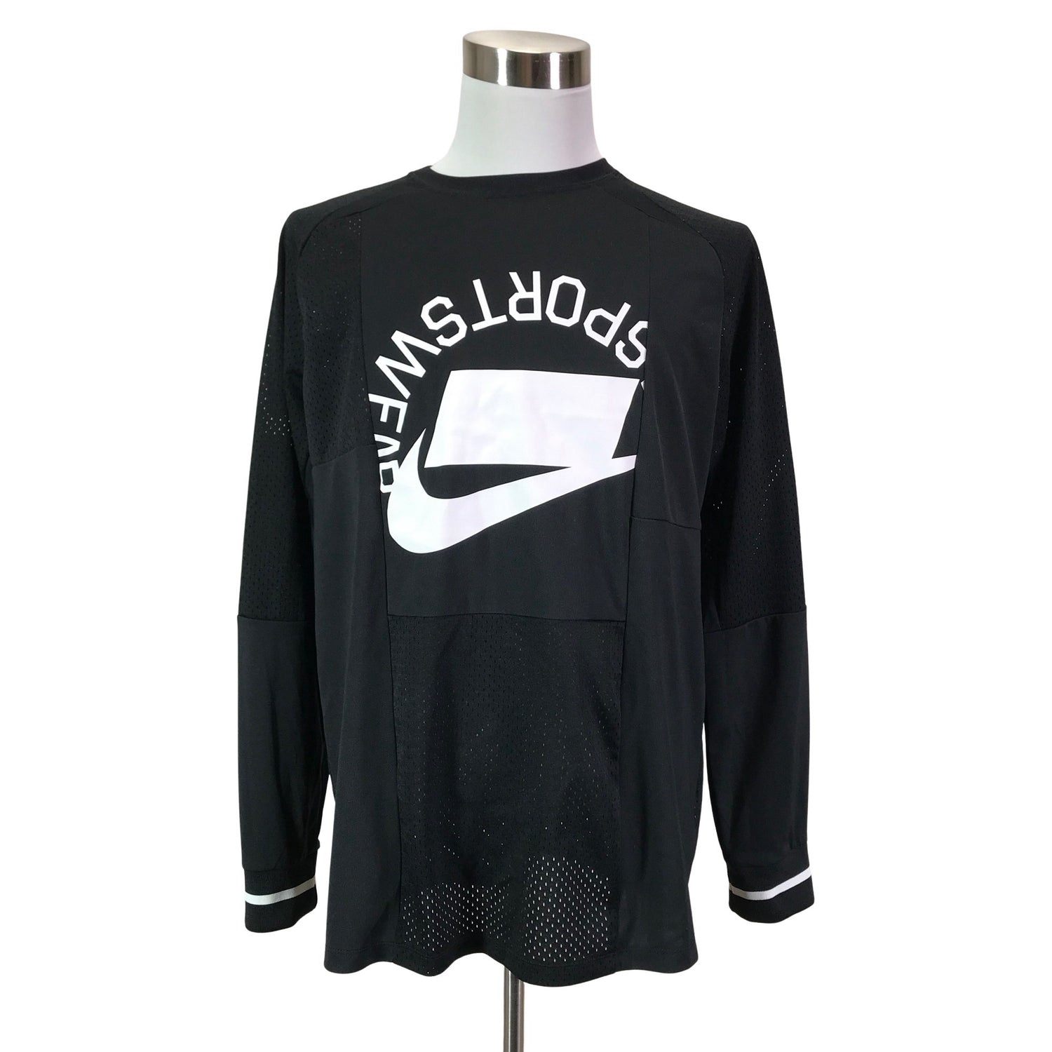  Urheilupaita  Urheilupaita, 
pitkät hihat, koko L  Nike 