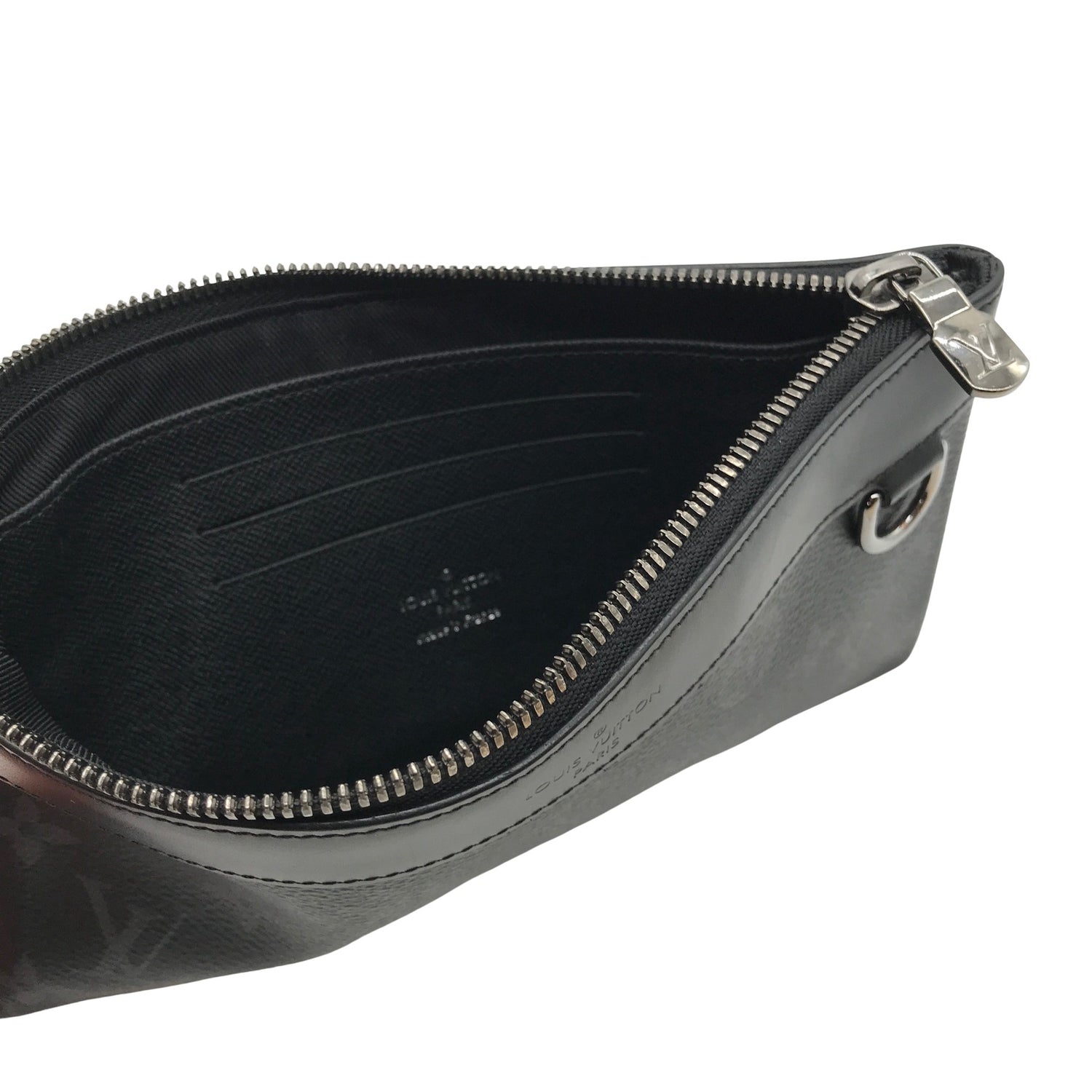  Lompakko  Lompakko, koko Ei kokoa  Louis Vuitton 