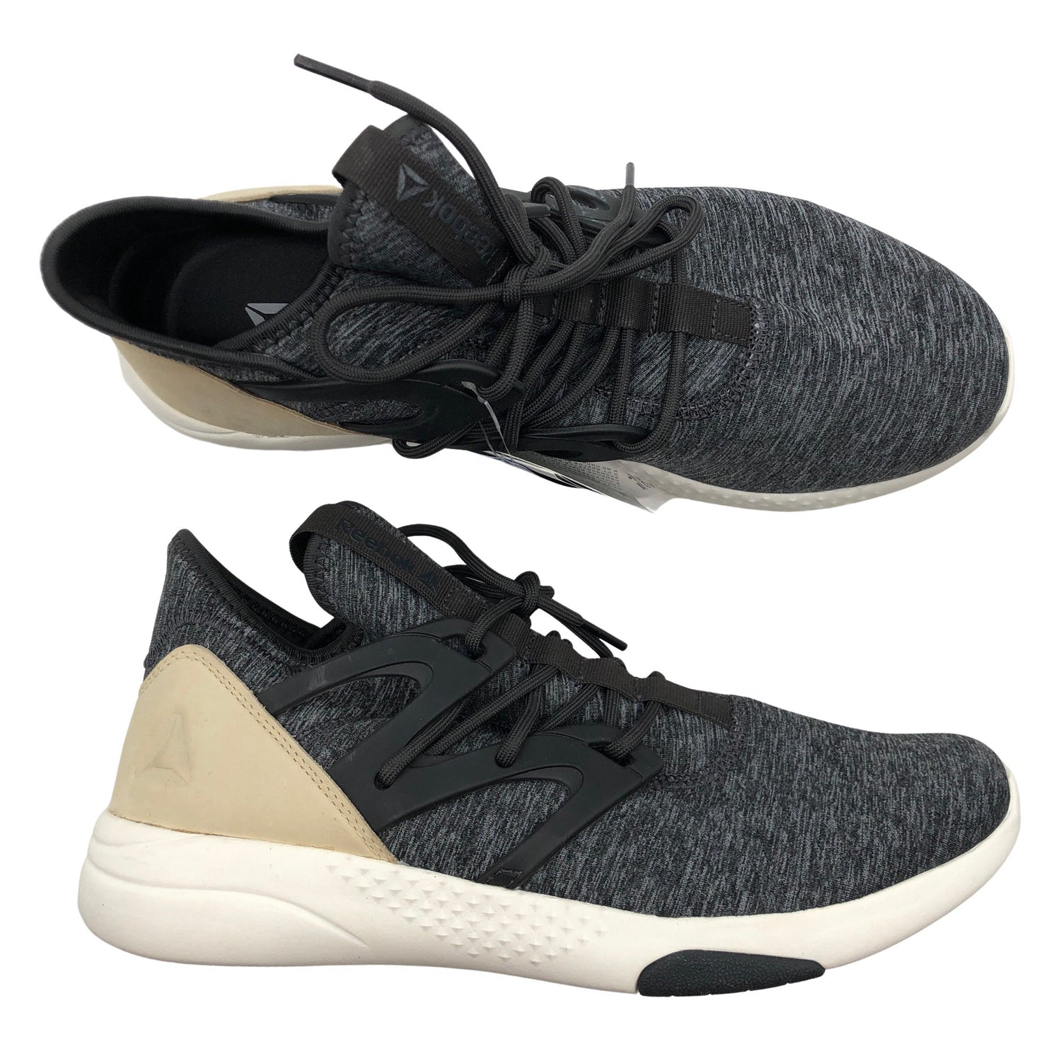  Sisäliikuntakengät  Sisäliikuntakengät, koko 40  Reebok 