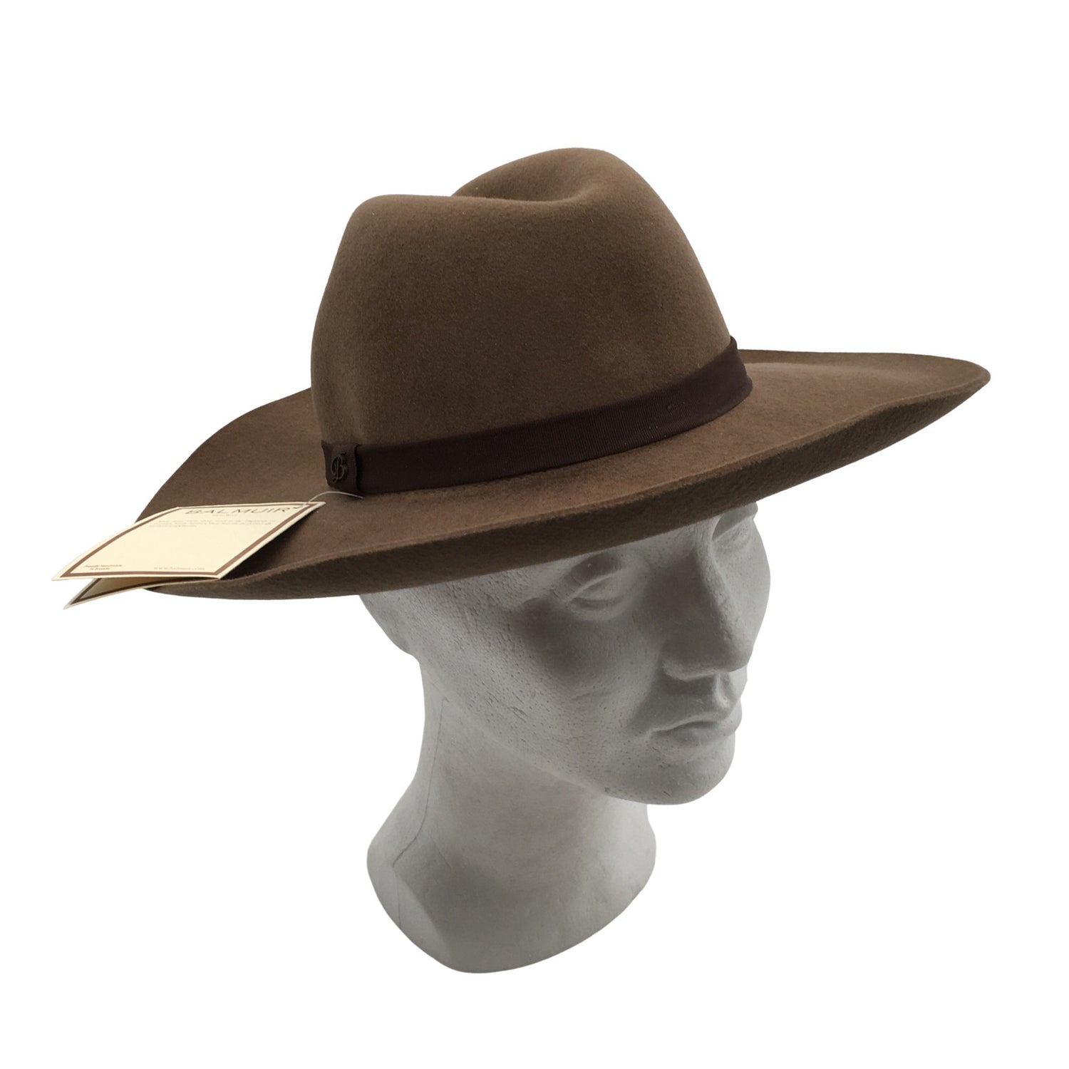 Hattu  Hattu, koko 54 - 56 cm  Balmuir 