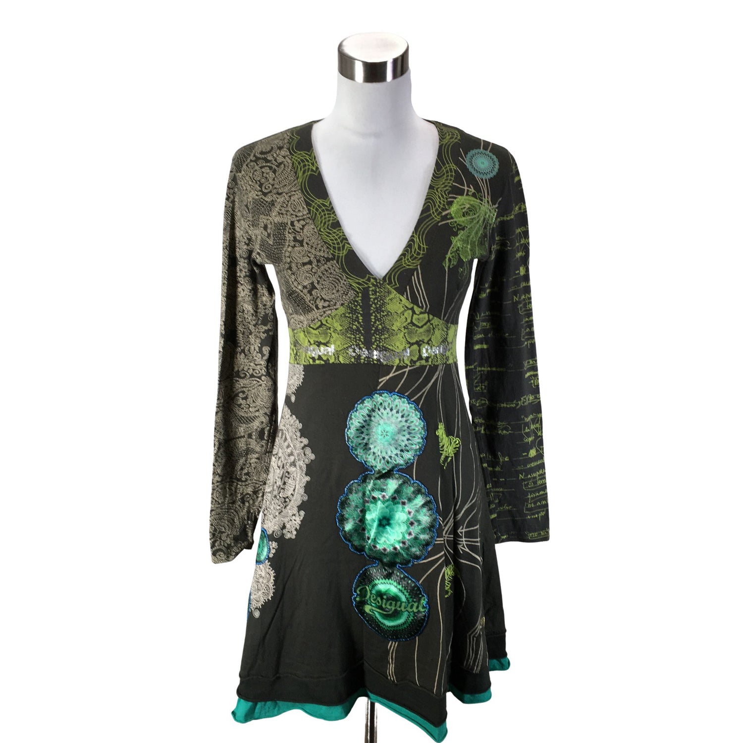  Mekko  Trikoomekko, koko 38  Desigual 