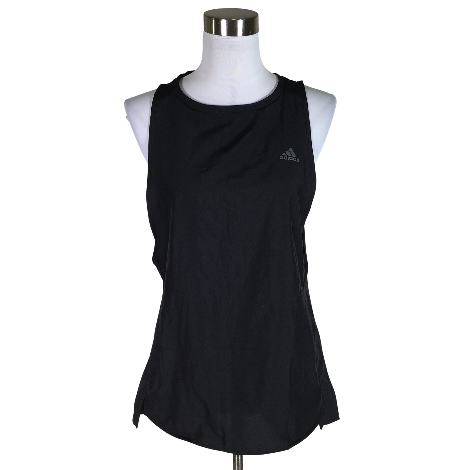  Urheilutoppi  Urheilutoppi, koko 40  Adidas 