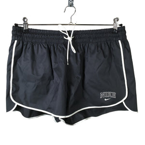 Unisex Nike - Urheilushortsit, koko 42 -  (1)